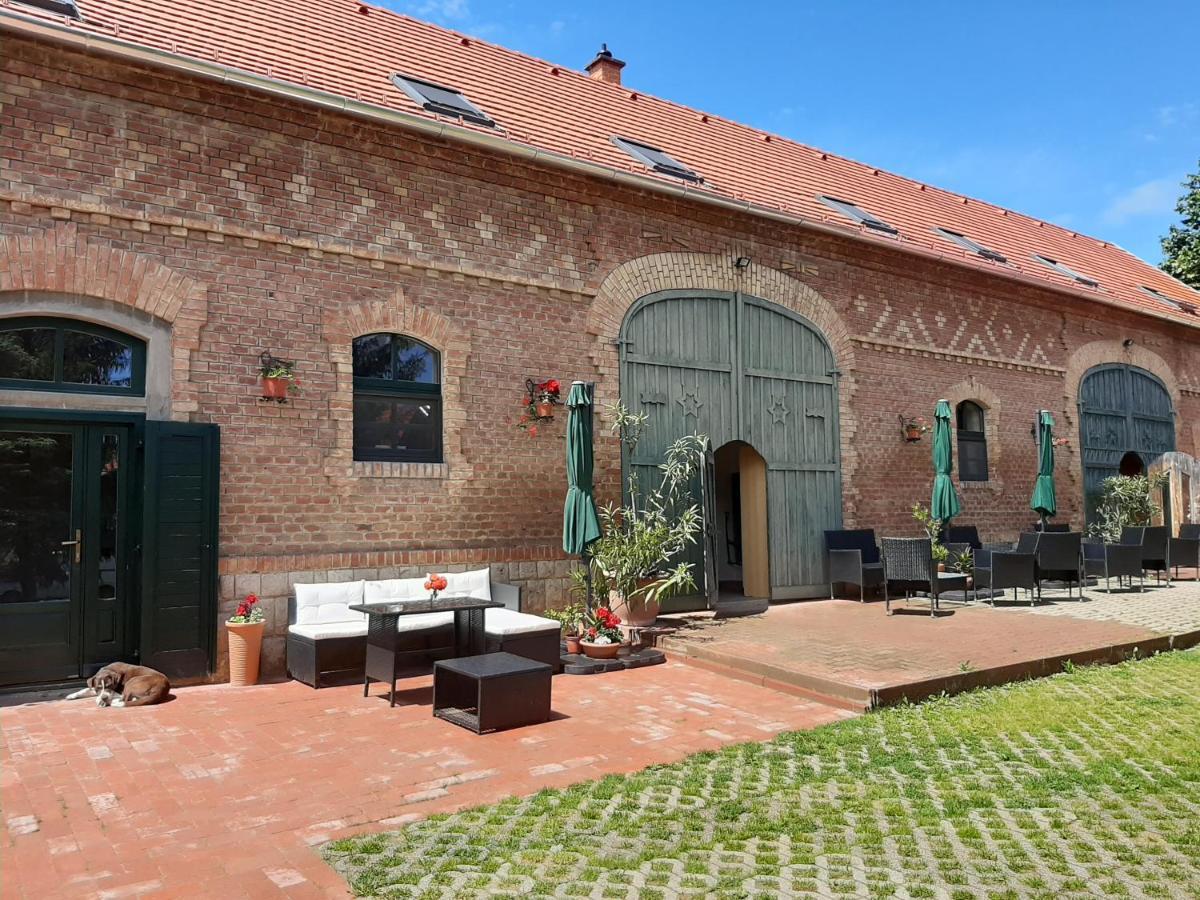 Natura Panzio&Apartmanhaz Orfu Exterior photo