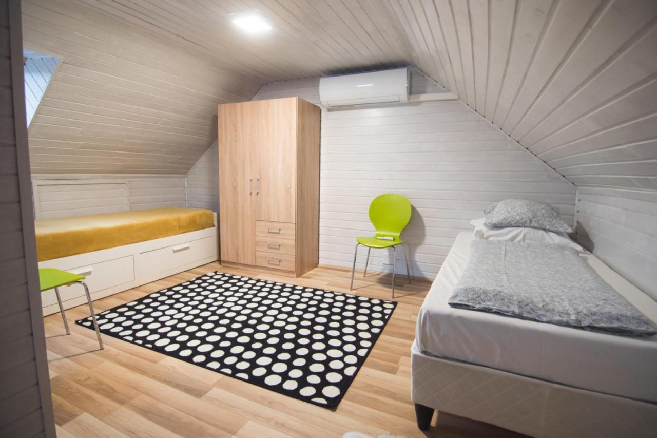 Natura Panzio&Apartmanhaz Orfu Exterior photo