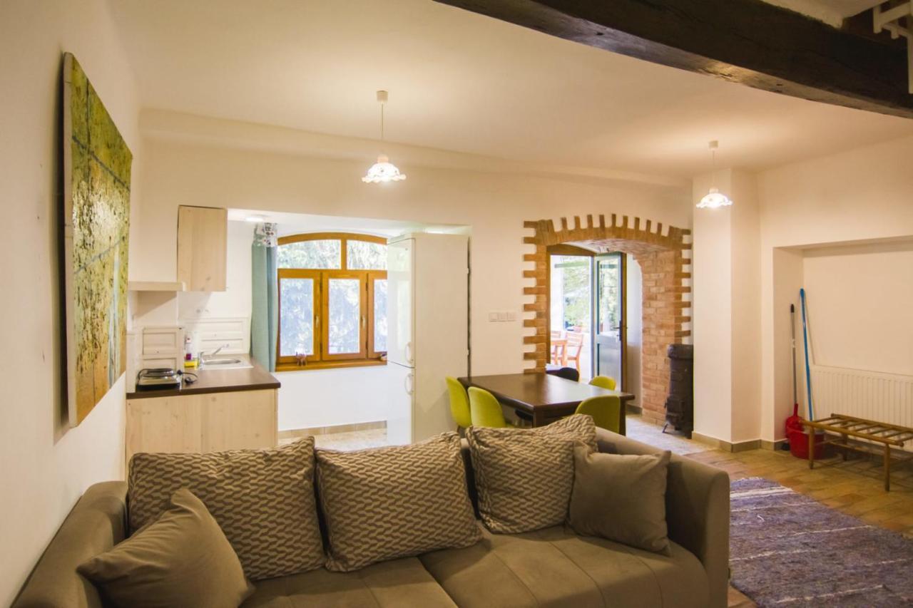 Natura Panzio&Apartmanhaz Orfu Exterior photo